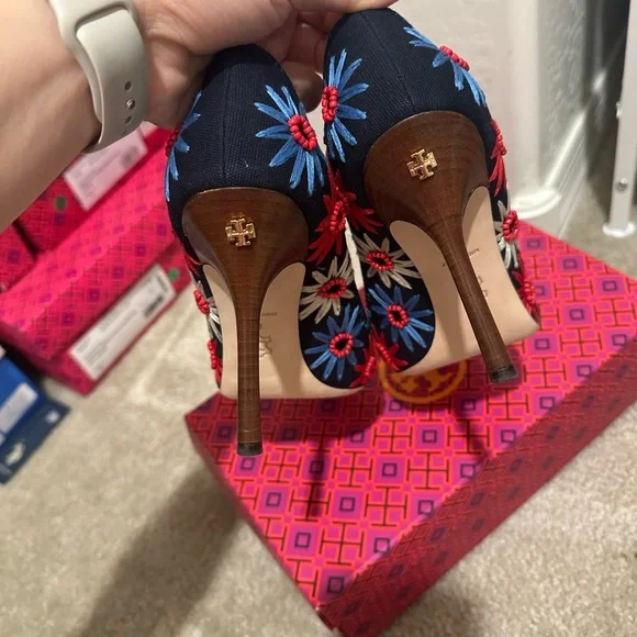 Tory Burch Navy Heels with Floral Embroidery - Picture 8 of 10